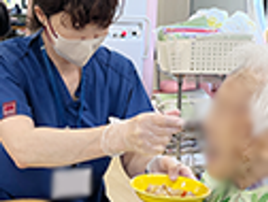 食事介助の様子