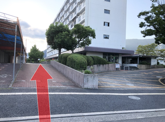 建物前の通路  