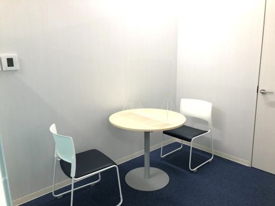 相談スペースの小部屋  