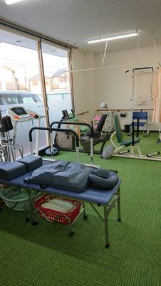 トレーニング設備の部屋
