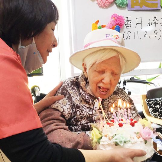 誕生日お祝いのシーン