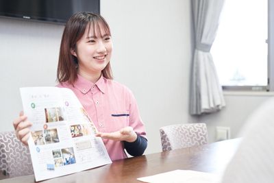 相談する職員の訪問