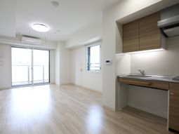明るい居室の様子