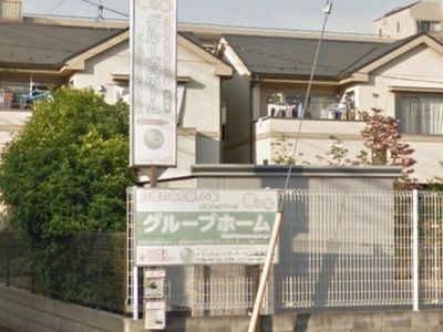 外観と入り口の看板