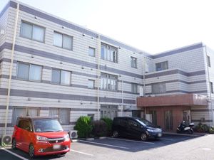明るい外観の建物