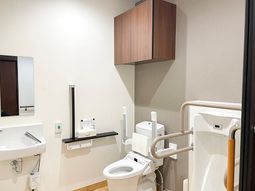 バリアフリーのトイレ設備
