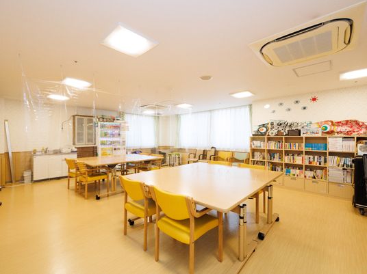 多目的室のきれいな内装