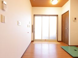 清潔感のある明るい居室