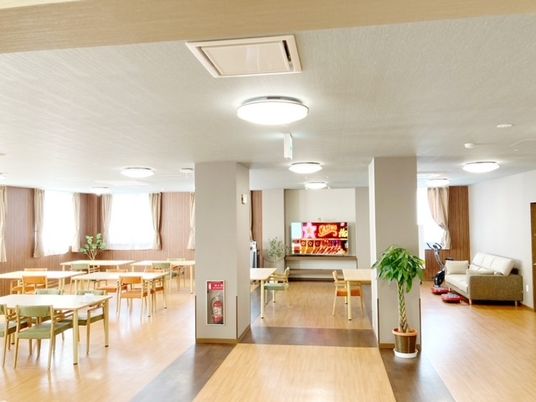 広々とした食堂の仕事場