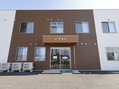 清潔感のある建物正面