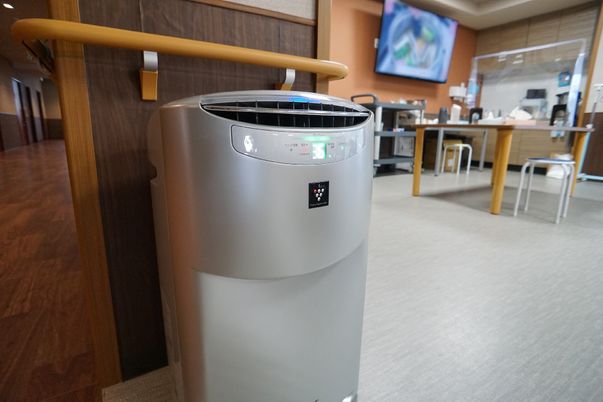 清潔な空気清浄器設置の廊下