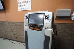 カラオケ機器とカレンダー