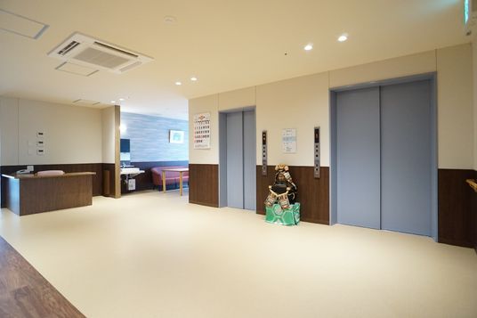 エレベーター前の開放的な空間