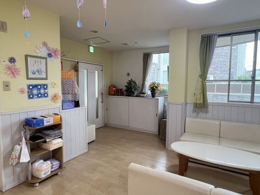 明るい待合スペース