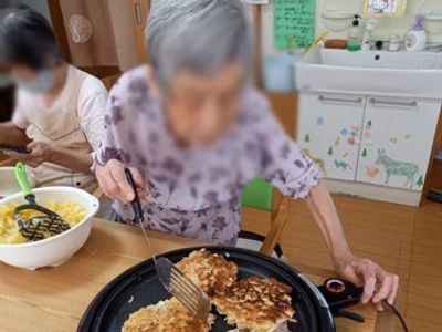 食事を準備する場面