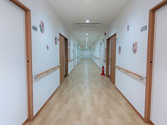 広々とした綺麗な廊下