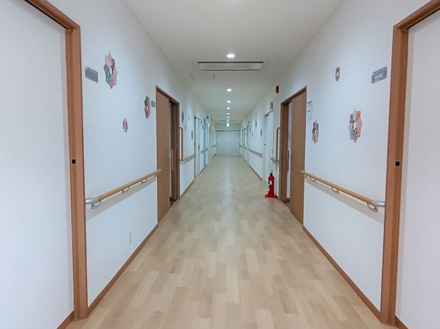 広々とした綺麗な廊下