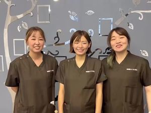 スタッフ3人の集合  