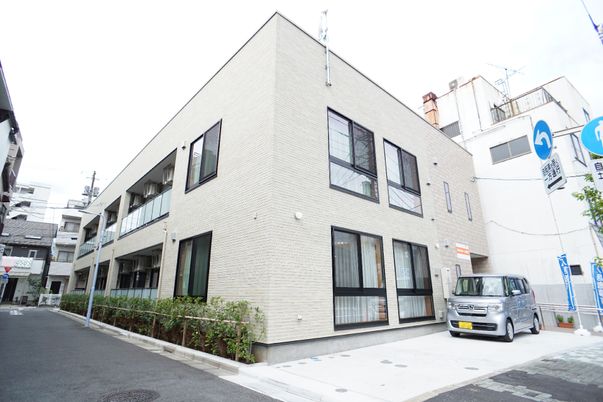 モダンな建物の外観