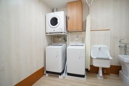 洗濯機と乾燥機がある空間