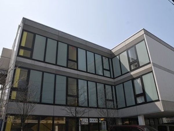 モダンな建物の外観