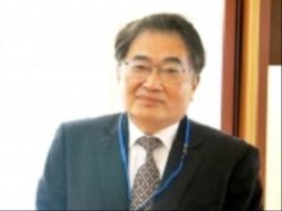 スタッフの微笑み顔