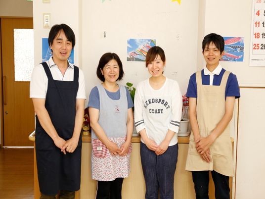 スタッフの笑顔が輝く空間