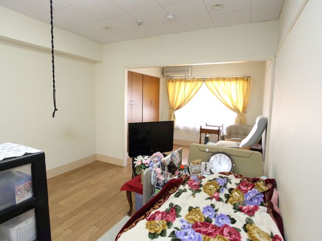 居心地の良い居室 居室 ゆったりとした個室で、必要なものが整えられた生活空間です。利用者の方々の快適な生活に配慮された設計となっています。