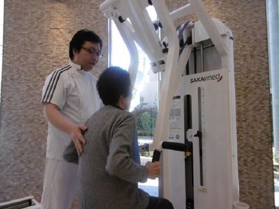 利用者とスタッフのリハビリ風景