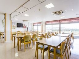 明るいダイニングエリア