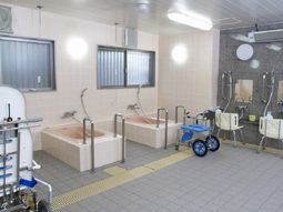 快適な設備の浴室