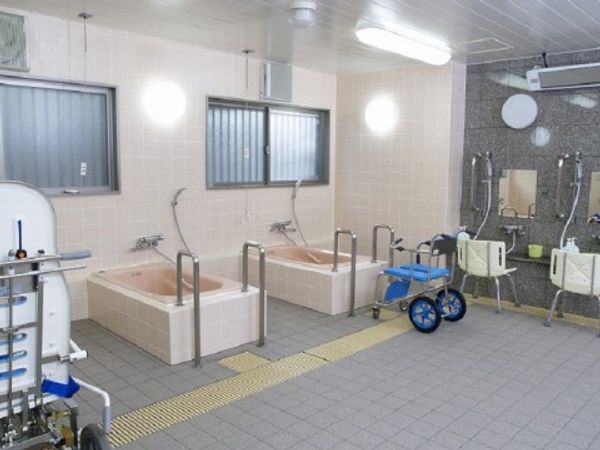 快適な設備の浴室
