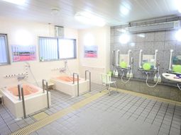 明るい浴室空間