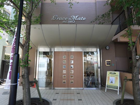 エントランスの外観
