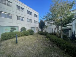 癒しの空間を提供する中庭