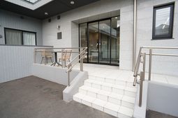 清潔感のあるエントランス