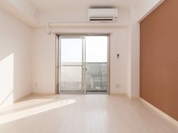 明るく広々とした居室