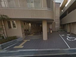 エントランスのアプローチ