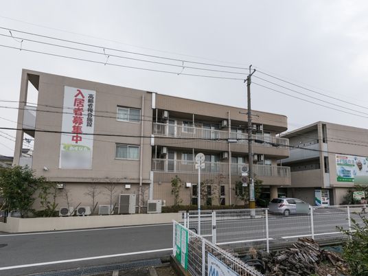 都会のケアハウス外観