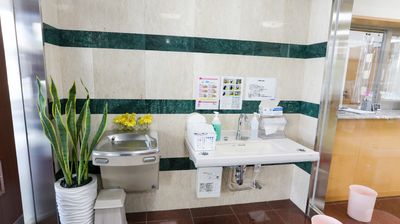 清潔な洗面台のある空間