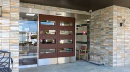 清潔感あふれるエントランス