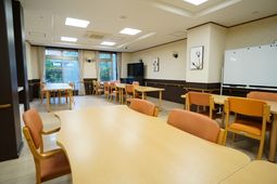 落ち着いた雰囲気の食堂