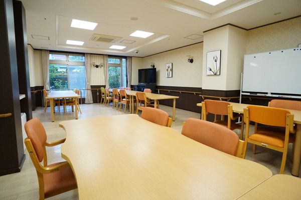 落ち着いた雰囲気の食堂