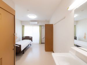 明るく清潔な居室