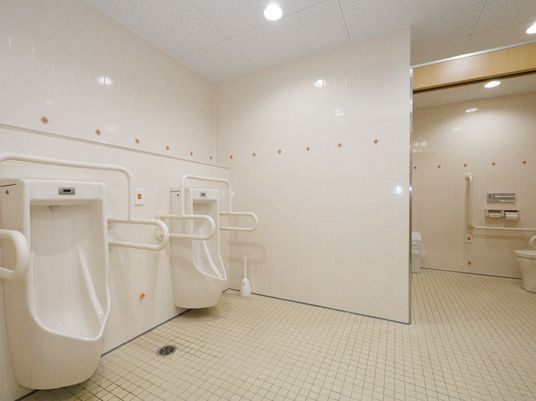 バリアフリー設計トイレ