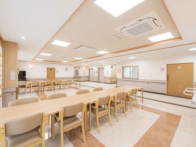広々とした快適な食堂