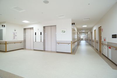 清潔な廊下の風景
