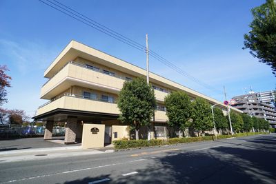 清潔感のある建物の外観