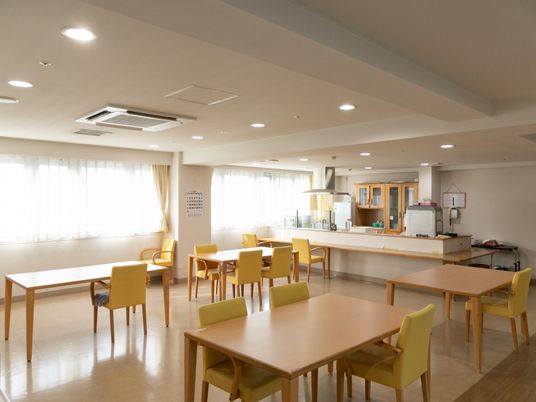 清潔感あるダイニングスペース