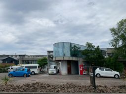 建物のエントランス